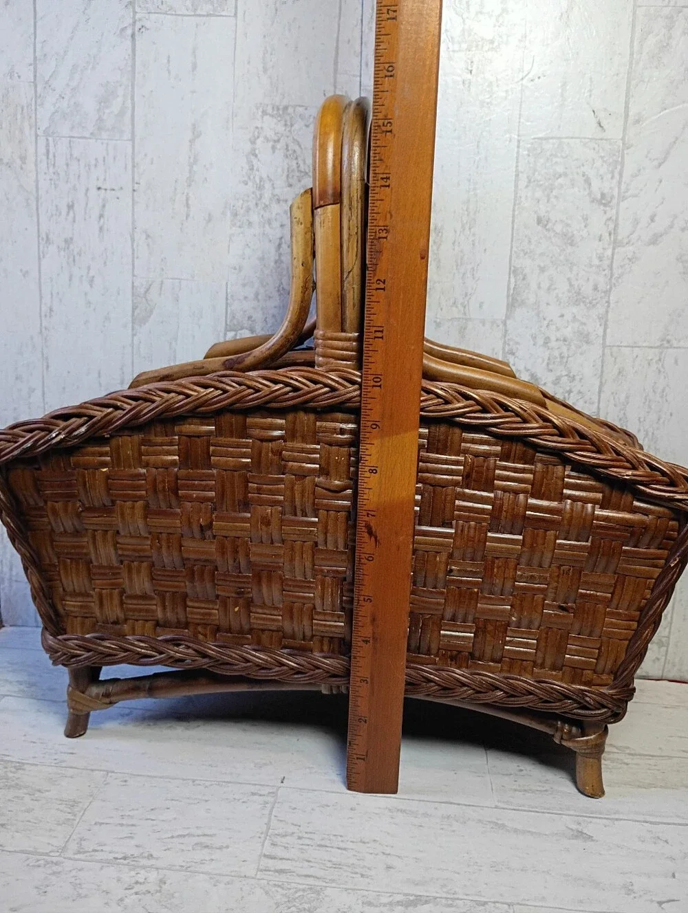 VTG Coastal FarmhWicker & Bamboo Handle  Magazine Newspaper Holder Storage Baske